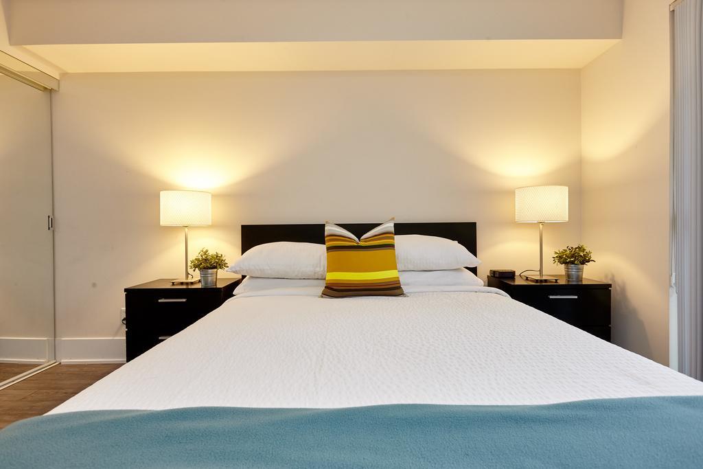 Atlas Suites - Cn Tower & Convention Centre Торонто Екстер'єр фото