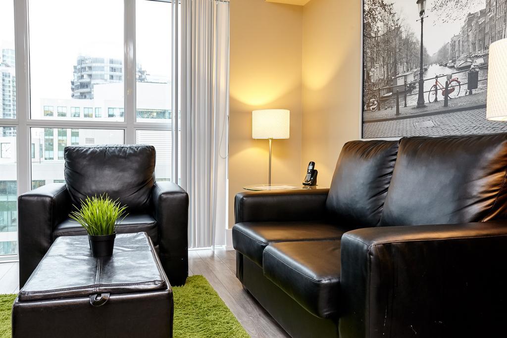 Atlas Suites - Cn Tower & Convention Centre Торонто Екстер'єр фото