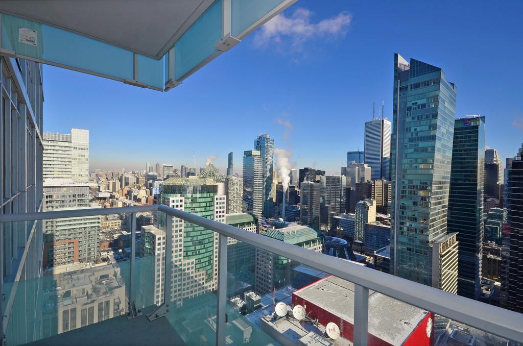 Atlas Suites - Cn Tower & Convention Centre Торонто Номер фото