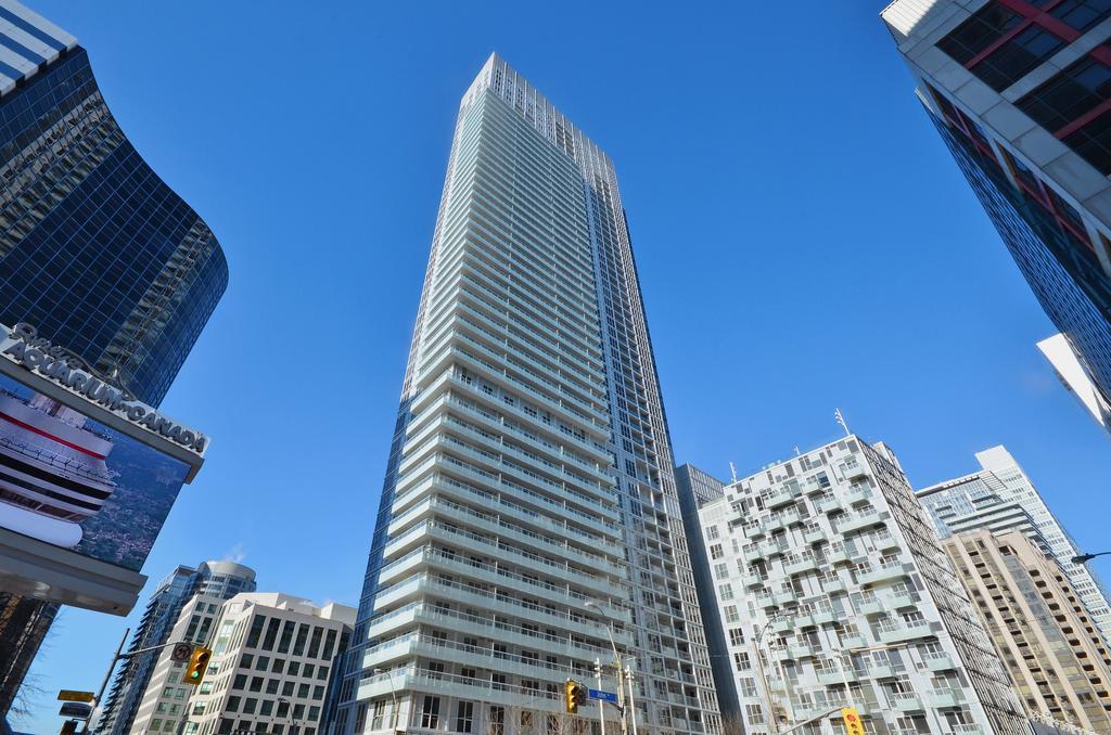 Atlas Suites - Cn Tower & Convention Centre Торонто Номер фото