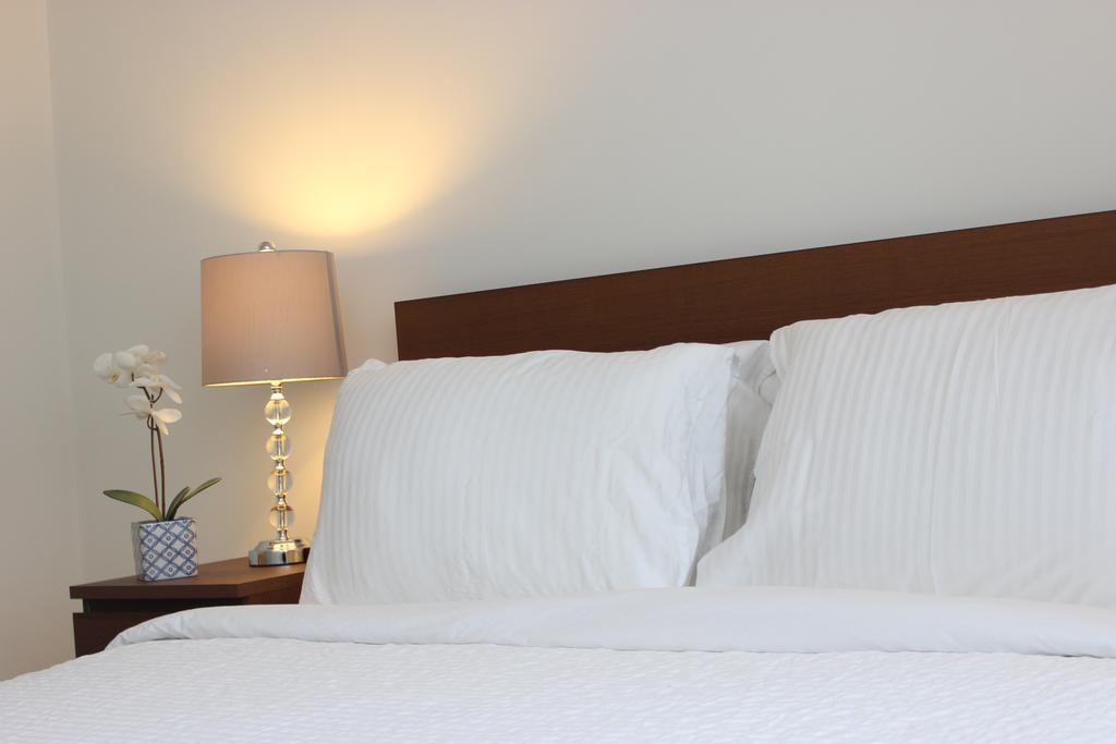 Atlas Suites - Cn Tower & Convention Centre Торонто Екстер'єр фото